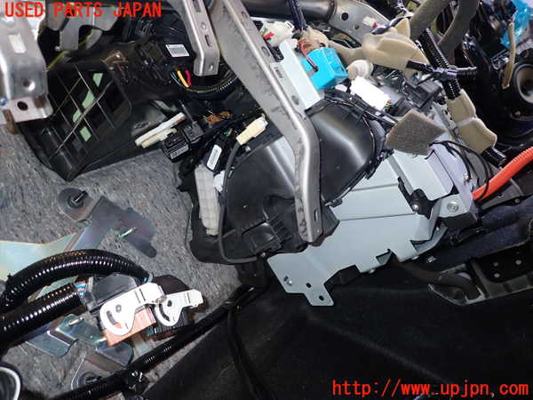 2UPJ-9239226081]日産リーフ(AZE0)エバポレーター1 中古_4