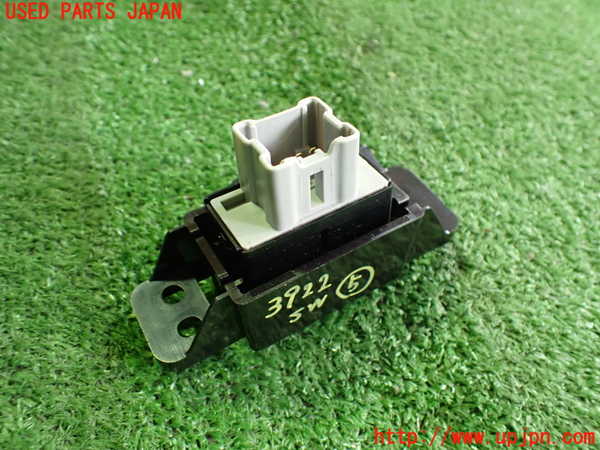 2UPJ-9239226310]日産リーフ(AZE0)スイッチ5(シートヒーター 左) 中古_2