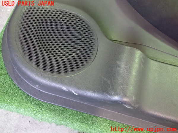 2UPJ-9239221234]日産リーフ(AZE0)右前ドア内張り 中古_3