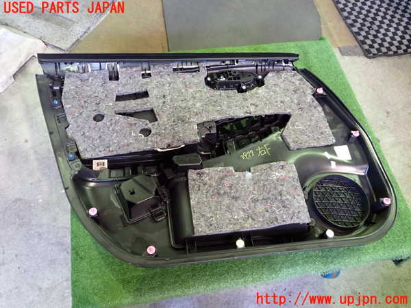 2UPJ-9239221234]日産リーフ(AZE0)右前ドア内張り 中古_5