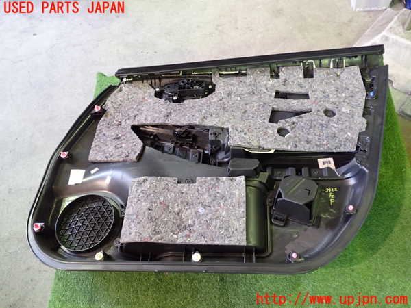 2UPJ-9239221264]日産リーフ(AZE0)左前ドア内張り 中古_4