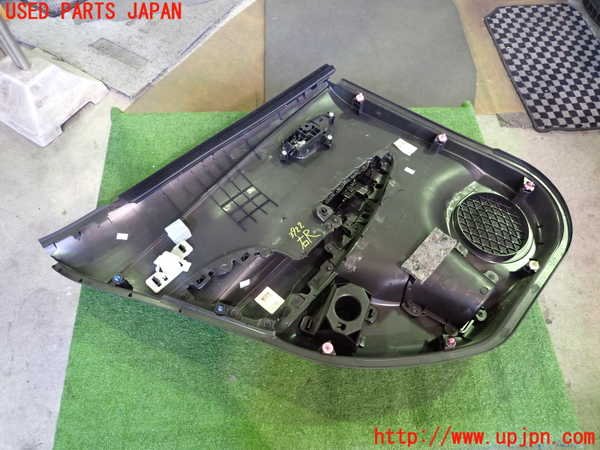 2UPJ-9239221294]日産リーフ(AZE0)右後ドア内張り 中古_4