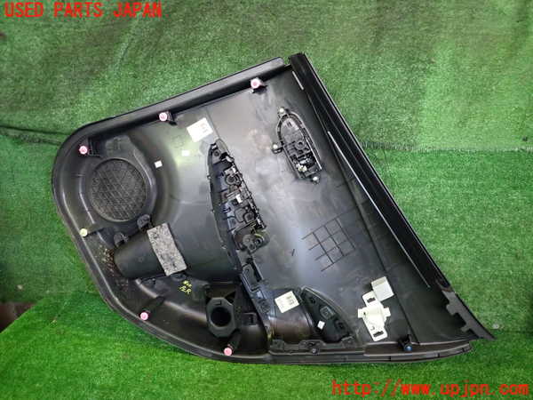 2UPJ-9239221324]日産リーフ(AZE0)左後ドア内張り 中古_3