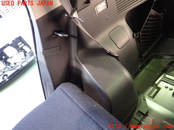 2UPJ-9239227675]日産リーフ(AZE0)右リアピラートリム 中古_2