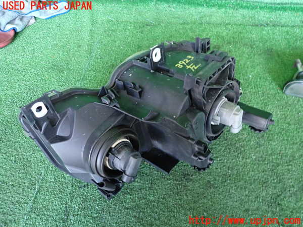 2UPJ-9239231132]BMW 318ti(AU20)(E46/5系)左ヘッドライト ハロゲン 中古_2