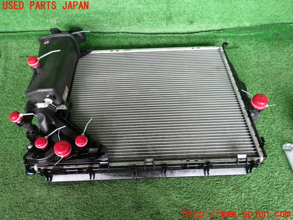 2UPJ-9239232321]BMW 318ti(AU20)(E46/5系)ラジエーター1 中古_2