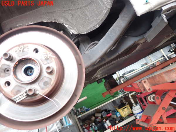 2UPJ-9239234300]BMW 318ti(AU20)(E46/5系)右リアナックルハブ 中古_2
