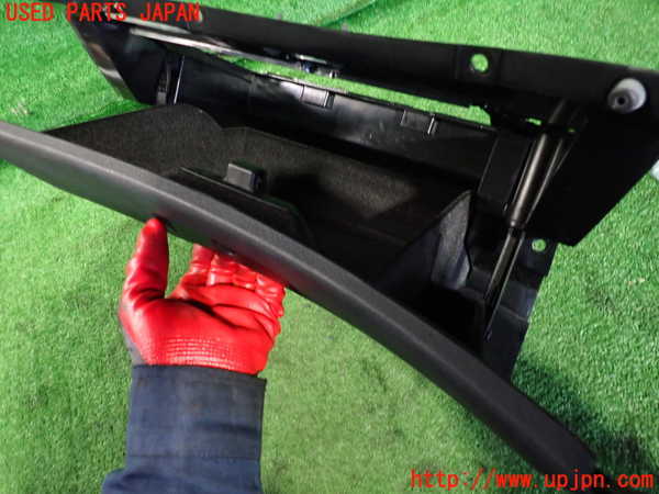 2UPJ-9239237516]BMW 318ti(AU20)(E46/5系)グローブボックス1 中古_3