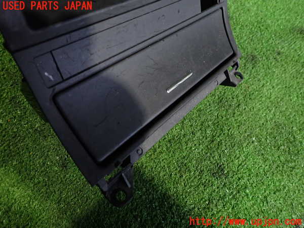 2UPJ-9239237821]BMW 318ti(AU20)(E46/5系)灰皿1 中古_2