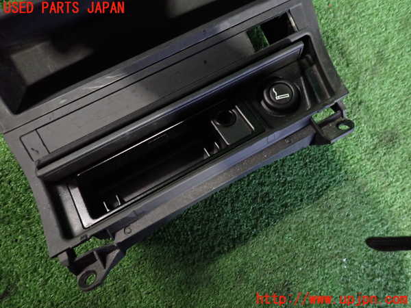 2UPJ-9239237821]BMW 318ti(AU20)(E46/5系)灰皿1 中古_3