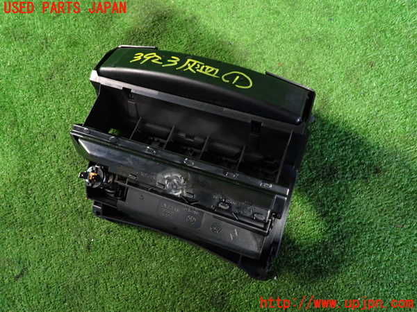 2UPJ-9239237821]BMW 318ti(AU20)(E46/5系)灰皿1 中古_4