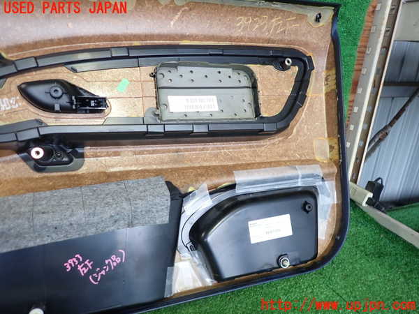 2UPJ-9239231264]BMW 318ti(AU20)(E46/5系)左ドア内張り (ジャンク品) 中古_5