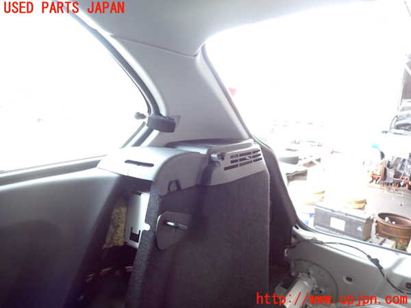 2UPJ-9239237675]BMW 318ti(AU20)(E46/5系)右リアピラートリム 中古_3