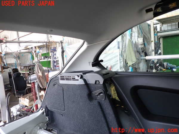 2UPJ-9239237680]BMW 318ti(AU20)(E46/5系)左リアピラートリム 中古_3