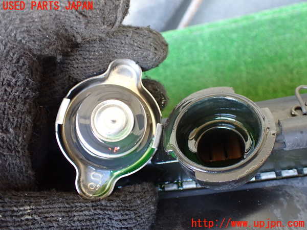 1UPJ-9239242321]パジェロ(V75W)ラジエーター1 中古_3