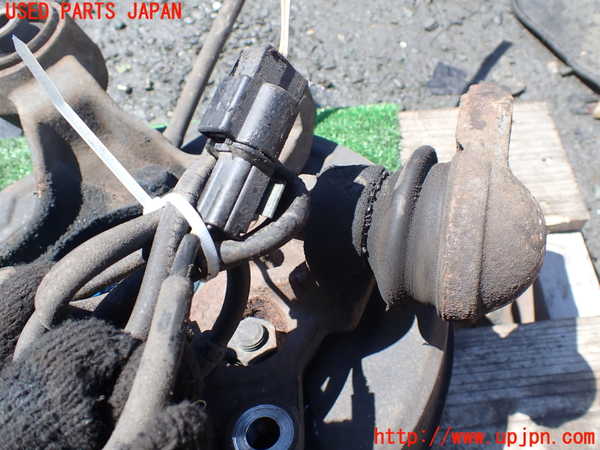 1UPJ-9239244300]パジェロ(V75W)右リアナックルハブ 中古_3