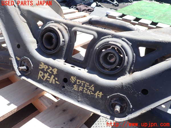 1UPJ-9239245295]パジェロ(V75W)リアメンバー 中古_2