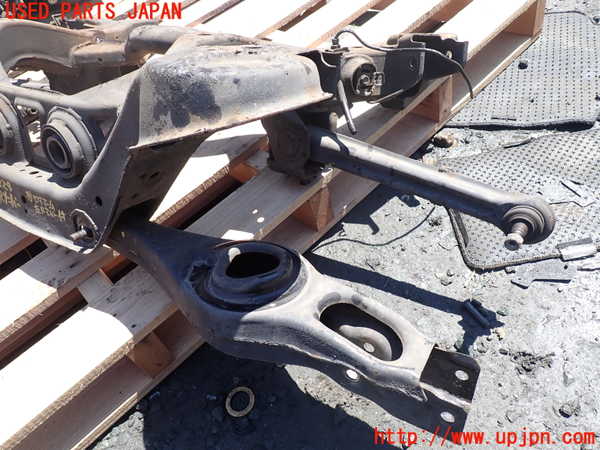 1UPJ-9239245295]パジェロ(V75W)リアメンバー 中古_3