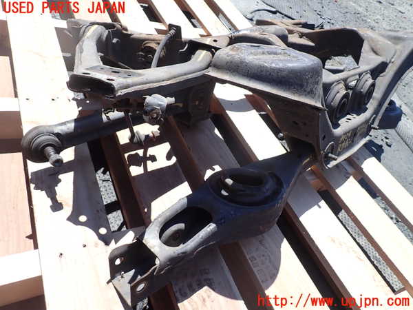 1UPJ-9239245295]パジェロ(V75W)リアメンバー 中古_4