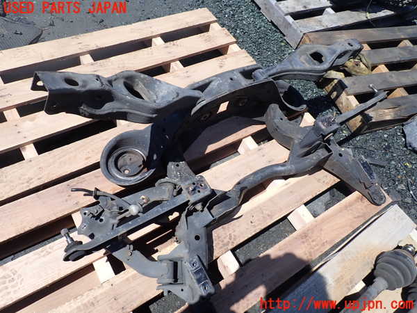 1UPJ-9239245295]パジェロ(V75W)リアメンバー 中古_5