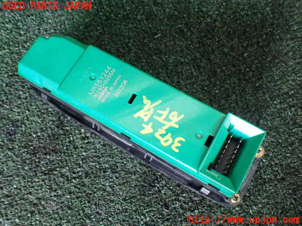 1UPJ-9239246240]パジェロ(V75W)右前パワーウィンドウスイッチ 中古_2