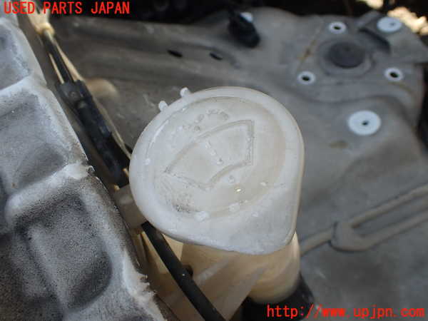 1UPJ-9239246791]パジェロ(V75W)ウォッシャータンク1 中古_2