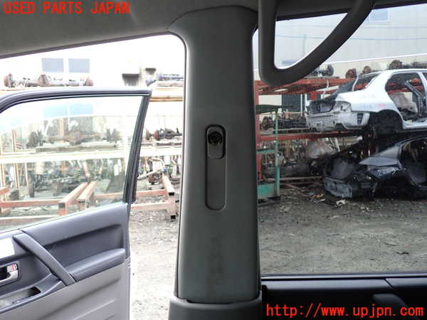 1UPJ-9239247665]パジェロ(V75W)右センターピラートリム 中古_2
