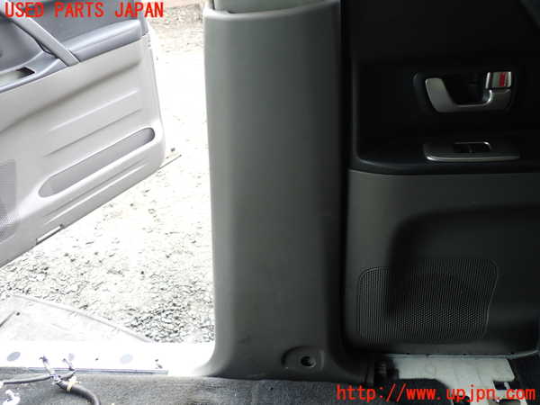 1UPJ-9239247665]パジェロ(V75W)右センターピラートリム 中古_3