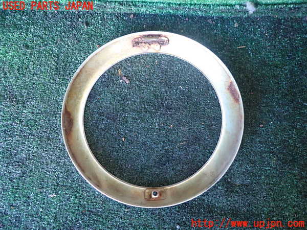1UPJ-9239251140]三菱ジープ(J53)右ヘッドライトリム 中古_2