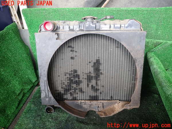 1UPJ-9239252321]三菱ジープ(J53)ラジエーター1 中古_3
