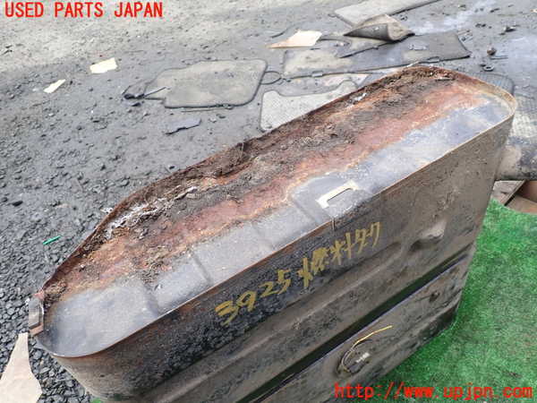 1UPJ-9239252500]三菱ジープ(J53)燃料タンク 中古_2