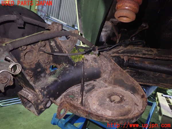 1UPJ-9239265380]アバルト・595C(312142)リアアクスルビーム 中古_4