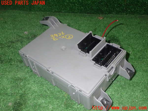 1UPJ-9239266742]アバルト・595C(312142)ヒューズボックス2 (室内 助手席側) 中古_4