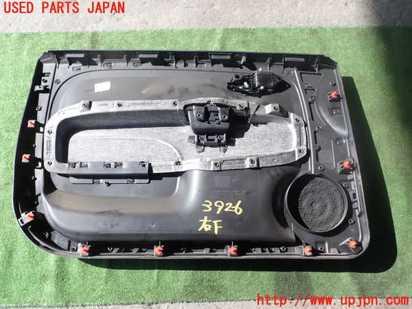 1UPJ-9239261234]アバルト・595C(312142)右前ドア内張り 中古_4