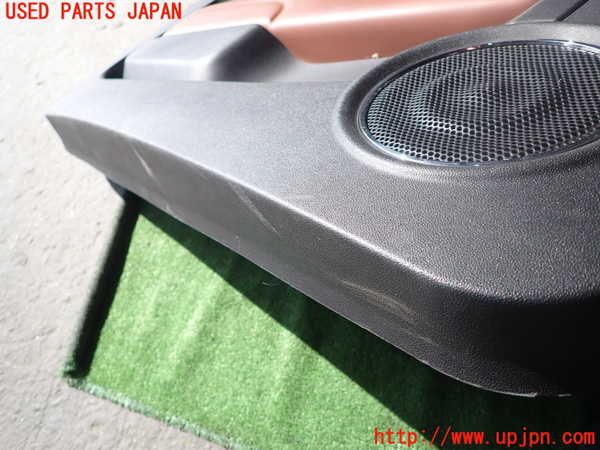 1UPJ-9239261264]アバルト・595C(312142)左前ドア内張り 中古_2