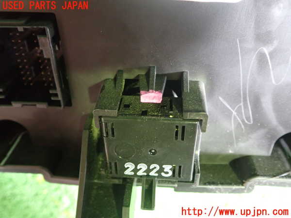 1UPJ-9239276066]アバルト・595(312142)エアコンスイッチ1 中古_3
