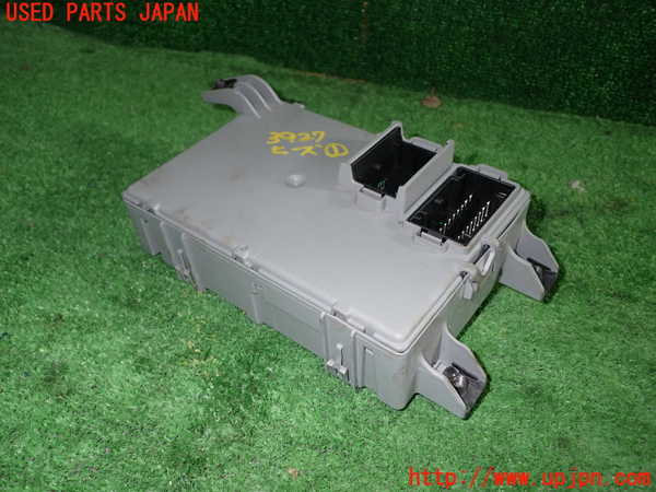 1UPJ-9239276741]アバルト・595(312142)ヒューズボックス1  (EGルーム 助手席側) 中古_3