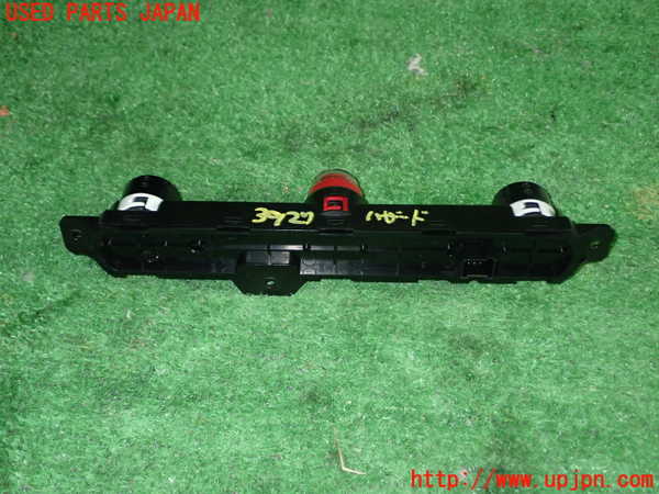 1UPJ-9239276290]アバルト・595(312142)ハザードスイッチ 中古_2