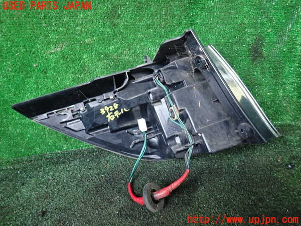 1UPJ-9239281530]MPV(LY3P)右テールランプ 中古_2