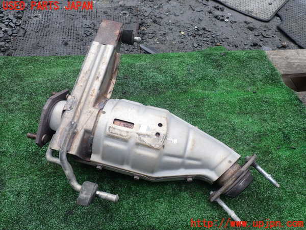 1UPJ-9239282661]MPV(LY3P)触媒1 中古_2