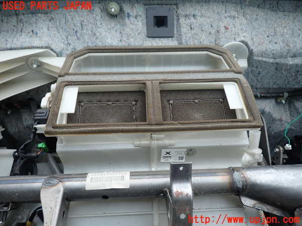 1UPJ-9239286081]MPV(LY3P)エバポレーター1 (フロント) 中古_2