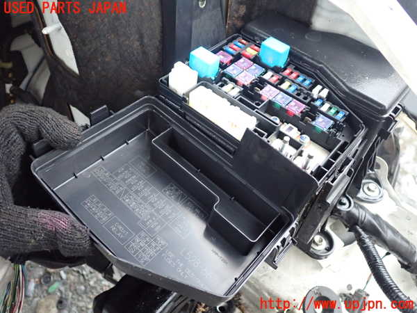 1UPJ-9239286741]MPV(LY3P)ヒューズボックス1 中古_2