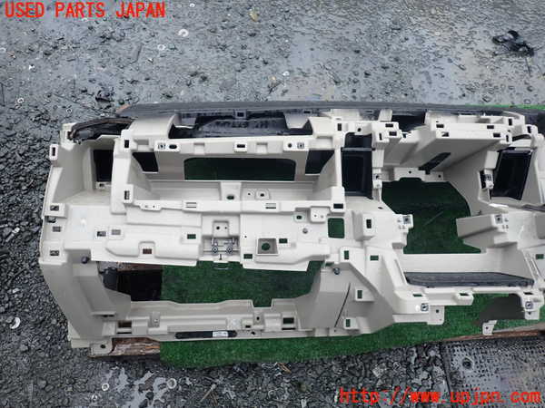 1UPJ-9239287505]MPV(LY3P)ダッシュボード 中古_3