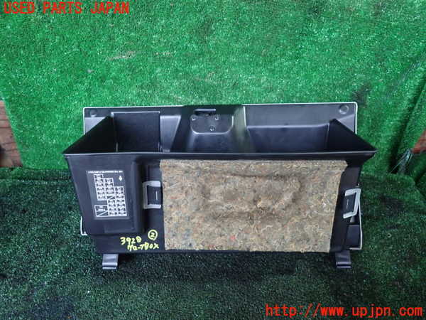 1UPJ-9239287517]MPV(LY3P)グローブボックス2 中古_4
