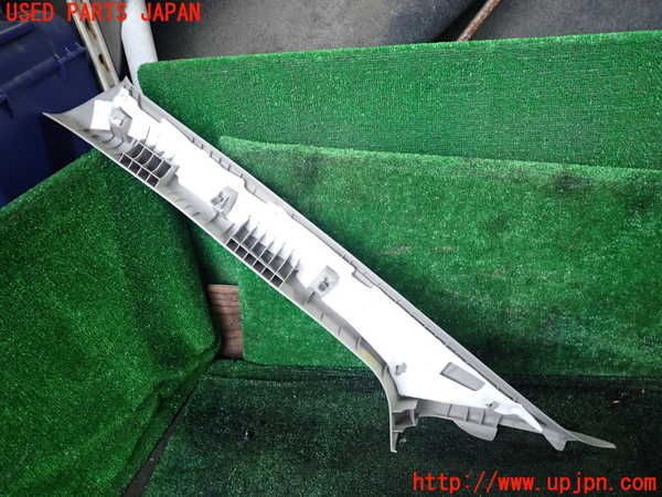 1UPJ-9239287655]MPV(LY3P)右フロントピラートリム 中古_2