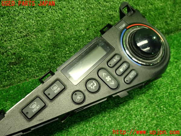 1UPJ-9239296066]アクア(AQUA)(NHP10)エアコンスイッチ1 中古_2