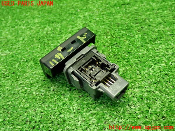 1UPJ-9239296290]アクア(AQUA)(NHP10)ハザードスイッチ 中古_3