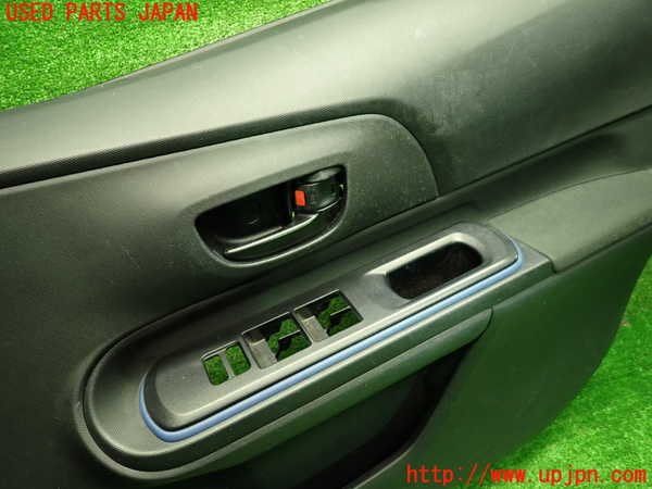 1UPJ-9239291234]アクア(AQUA)(NHP10)右前ドア内張り 中古_2