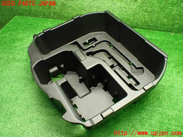 1UPJ-9239297771]アクア(AQUA)(NHP10)ラゲッジトレイ1 中古_4