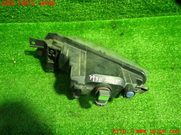 1UPJ-9239301180]BMW 116i(UE16)E87右フォグ 中古_4